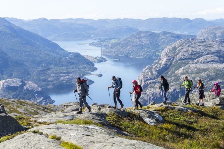 Stavanger: Preikestolen Hidden Trail Hike + Canoe + Lunch - Lunch with a better view than the famous rock