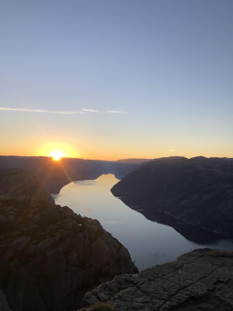 Stavanger: Preikestolen (Pulpit Rock) Guided Hike - The trail to Pulpit Rock