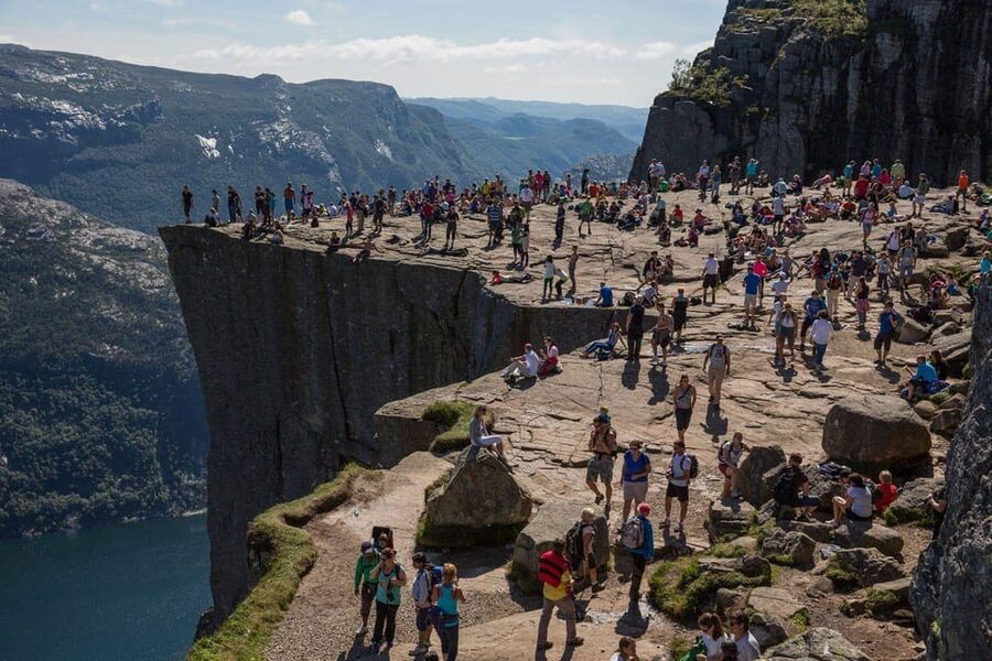 Stavanger: Preikestolen (Pulpit Rock) Hike with Local Guide - Why Preikestolen is worth the effort