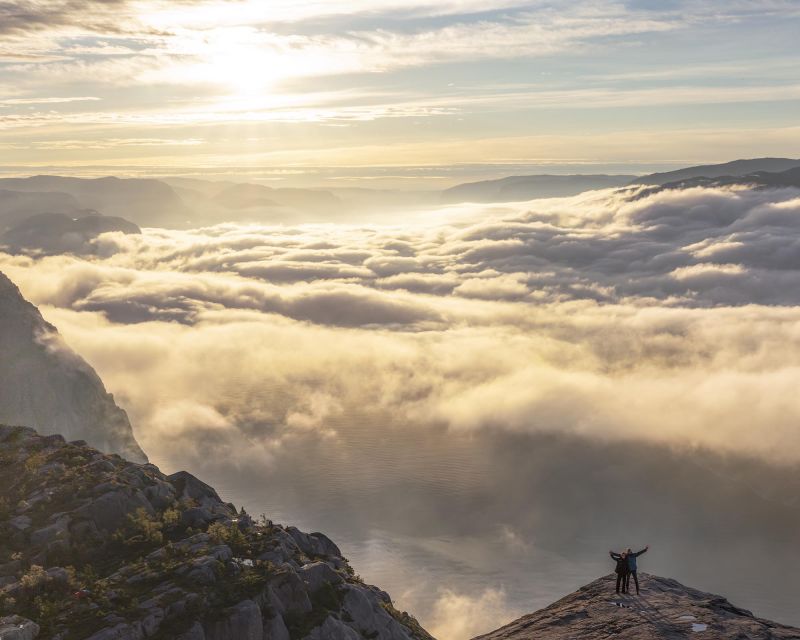 Stavanger: Preikestolen Sunrise Hike with Breakfast Buffet - Reaching the 604-meter cliff