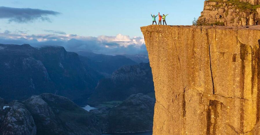 Stavanger: Preikestolen Sunrise Hike with Breakfast Buffet - Clothing and equipment you should bring