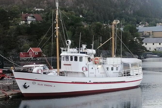 Stavanger Private Safari and Fishing’s - Leaving Vågen for Stavanger’s island waters