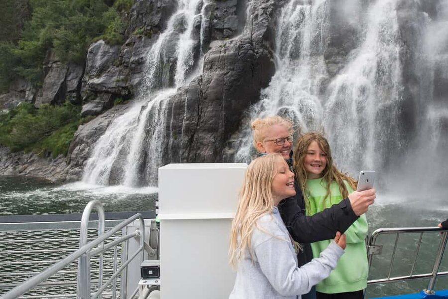 Stavanger: Scenic Fjord Cruise to Lysefjord and Preikestolen - Key points at a glance