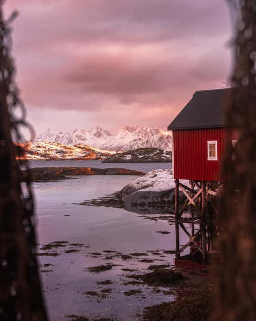 Svolvær and Henningsvær Sightseeing and History Tour - Key points at a glance
