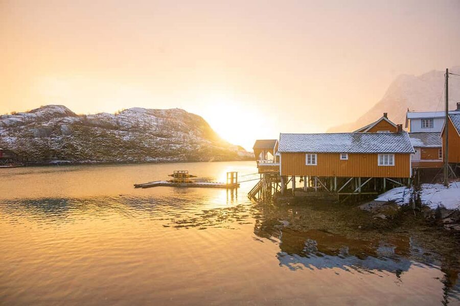 Svolvær: Reine, Hamnøy, Sakrisøy Photo Tour - The first hour on the road