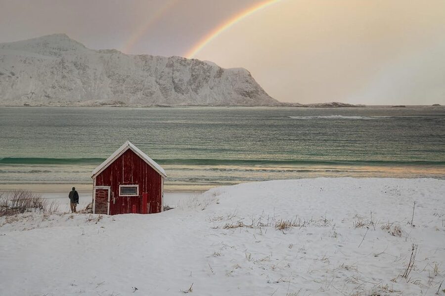 Svolvær: Reine, Hamnøy, Sakrisøy Photo Tour - Hamnøy, red cabins, and sharp peaks