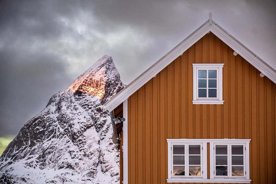 Svolvær: Reine, Hamnøy, Sakrisøy Photo Tour - Sakrisøy for a longer break