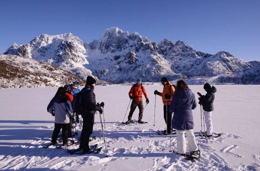 Svolvær: Snowshoe Nature Explorer - A three-hour route shaped by the group