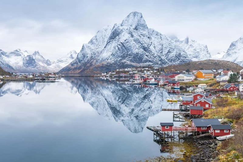 Svolvaer: South Lofoten Top Highlights Photo Tour - Sakrisøy: yellow cabins and a taste of local food