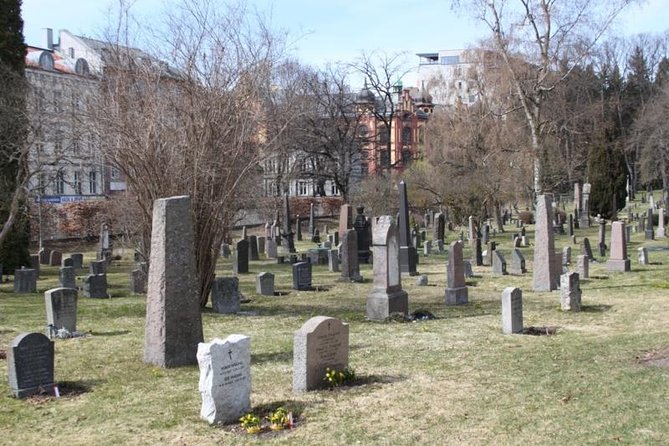 Taste of Oslo Walking Tour - Our Saviour’s Memorial Cemetery and Damstredet