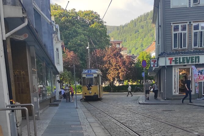 The influence of Bergen in Norway's development, city tour - Den nasjonale scene and Bergen’s social change