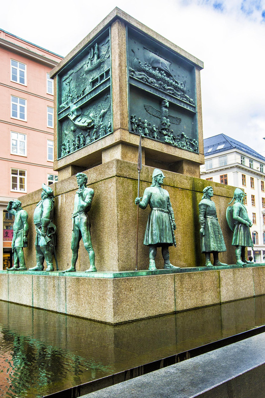 The influence of Bergen in Norways development, city tour - The Fish Market and Bergen’s working waterfront