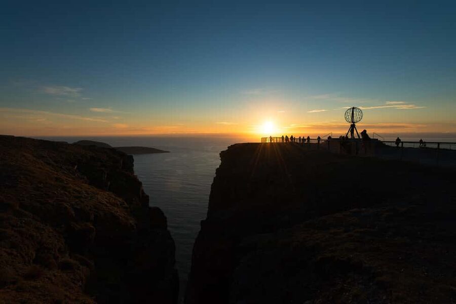 The North Cape Midnight Tour - The road to the northern cliff