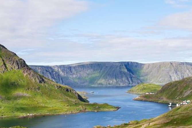 The North Cape, Reindeer and Sami Families Tour - Leaving Honningsvåg for the Arctic Coast