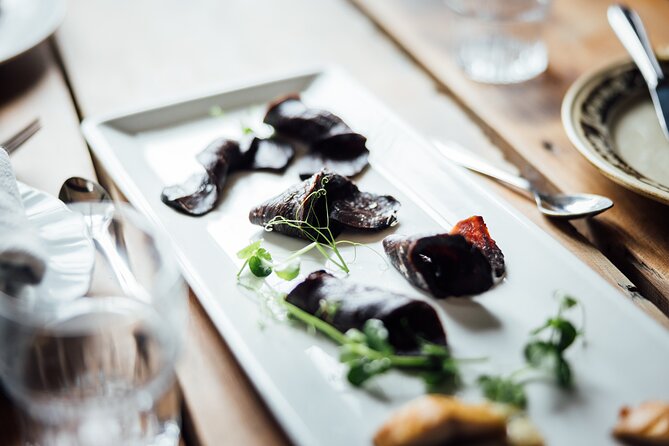 The Tromsø Food Walk, Taste your way through local history - Snorre Art and a traditional Norwegian snack