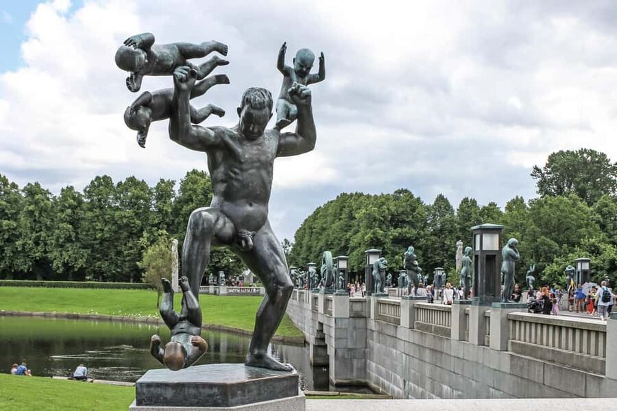 The Vigeland Park in Oslo: Insta-Perfect Walk with a Local - The Monolitten and the park’s most photogenic views