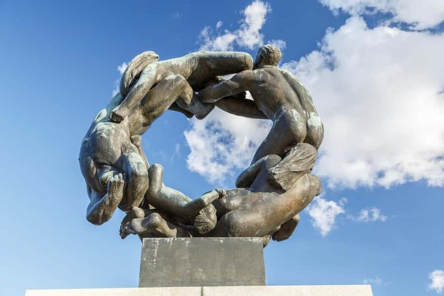 The Vigeland Park in Oslo: Insta-Perfect Walk with a Local - Everyday Oslo beyond the famous sculptures