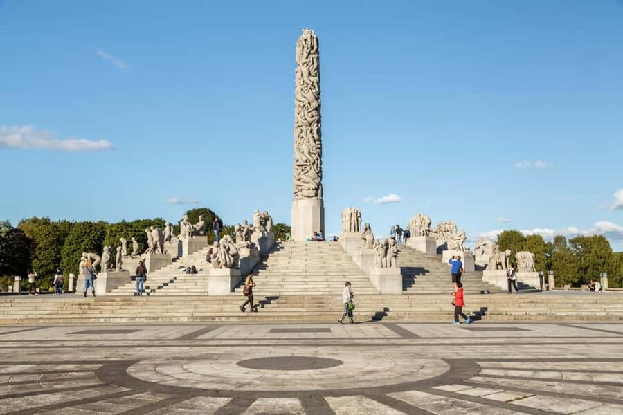 The Vigeland Park in Oslo: Insta-Perfect Walk with a Local - Why a local guide changes a park walk