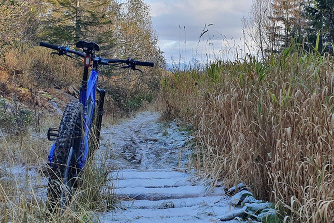 Trail challenge with electric mountainbike - Climbing toward Keiservarden with electric assistance