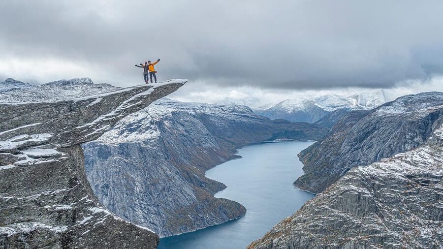 Trolltunga Autumn Hike Go Viking - A mountain lunch with no restaurant in sight