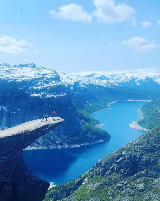 Trolltunga Helicopter & Waterfalss Sightseeing From Bergen - Skjervsfossen gives the day a gentle start