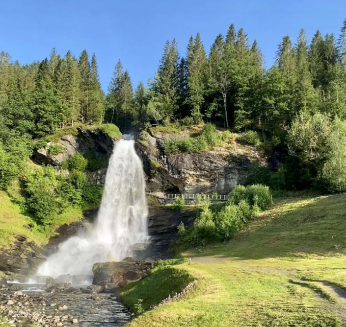 Trolltunga Helicopter & Waterfalss Sightseeing From Bergen - What the guide and private format add