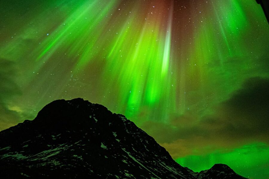 Tromsø Adventurous Northern Lights Small-Group - Snow hikes, campfires, and waiting for the sky