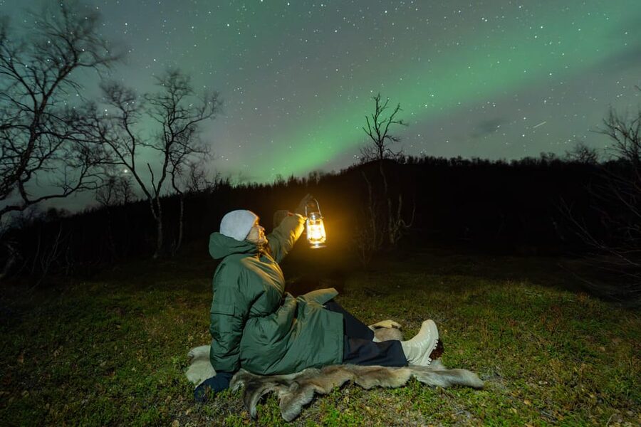 Tromsø: Aurora Borealis, Campfire, Hot Meal, Arctic Tour - Guides who make the long night work