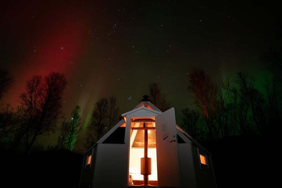 Tromsø: Aurora Crystal Lavvo Overnight Stay with Activities - Northern lights: a strong setting, never a guarantee