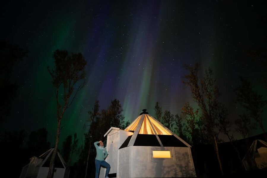 Tromsø: Aurora Crystal Lavvo Overnight Stay with Activities - Arrival lunch and settling into camp