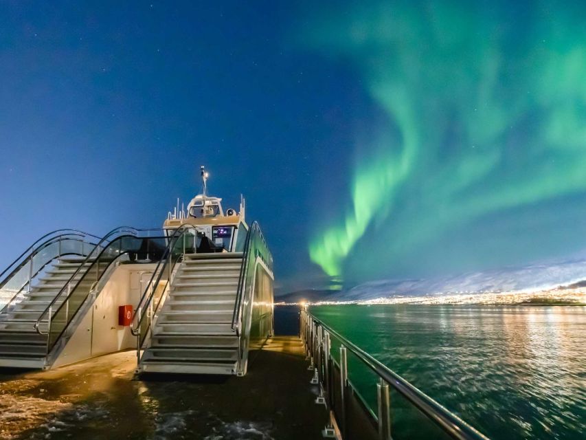 Tromsø: Aurora Dinner Cruise by Hybrid-Electric Catamaran - A quiet start beside Skarven Kro