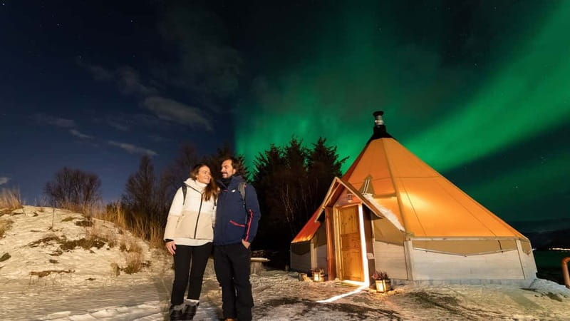 Tromsø: Aurora Safari Chase by big bus with Camp meal - Thermal suits, campfires, and the art of staying warm