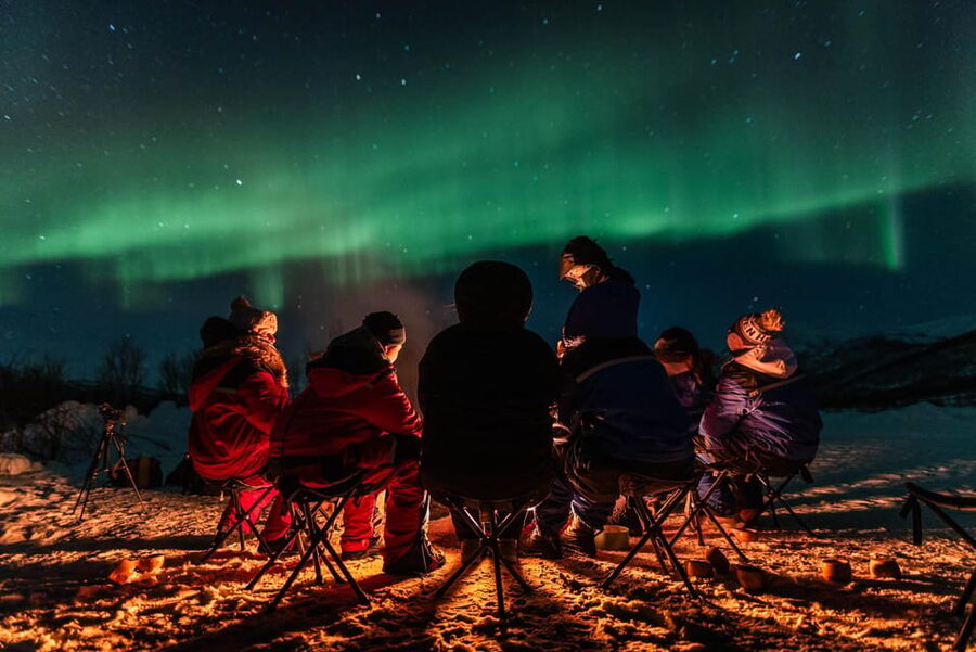 Tromsø: Aurora Tour with Photos, Campfire and Arctic Food - Photography help and the included image