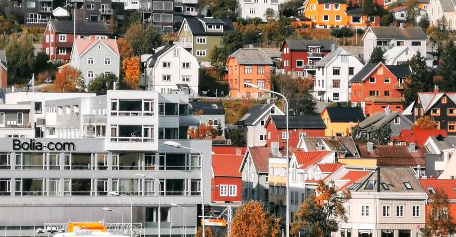 Tromsø: Capture the most Photogenic Spots with a Local - Local stories make the short walk worthwhile