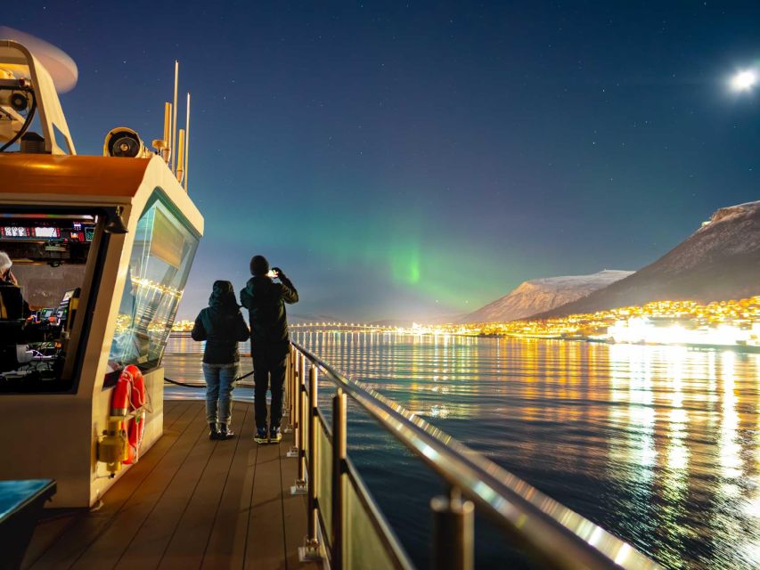 Tromsø: Electric Northern Lights Cruise - Sailing into Tromsø’s polar night