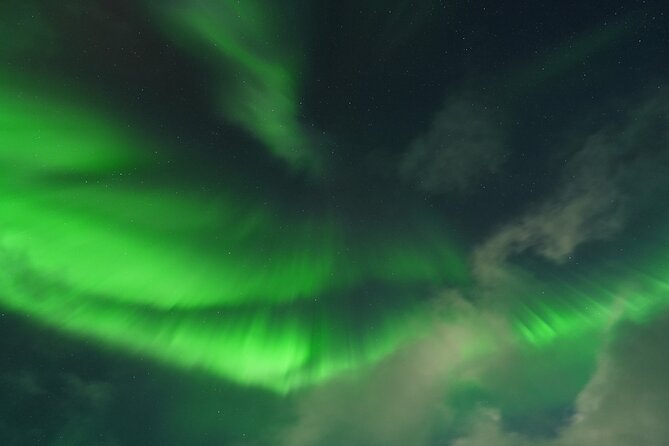 Tromsø: English/Spanish Aurora Pathfinder Tour with Photos - Why the minibus format matters