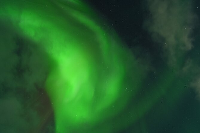 Tromsø: English/Spanish Aurora Pathfinder Tour with Photos - What the price of $172.23 means
