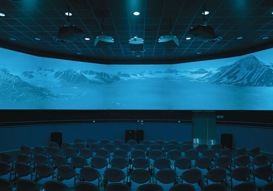 Tromsø: Entrance Ticket to Polaria - A small aquarium with Arctic character