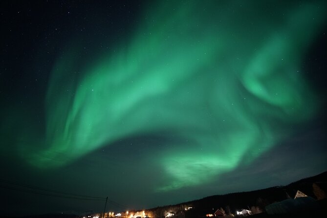 Tromsø: Evening Cruise with Northern Lights Opportunity - Thermal suits, coffee, tea, and cookies