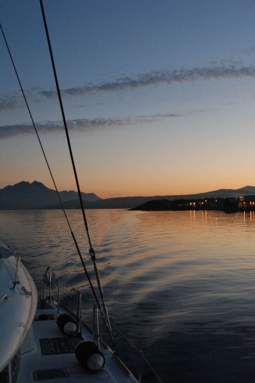 Tromsø: Fjord and Islands Luxury Catamaran Cruise - Why the three-hour format works