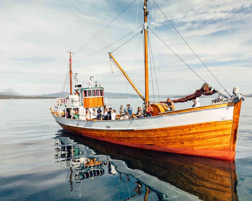 Tromsø: Fjord Fishing Cruise - The first part of the cruise: scenery, stories, and a warm welcome