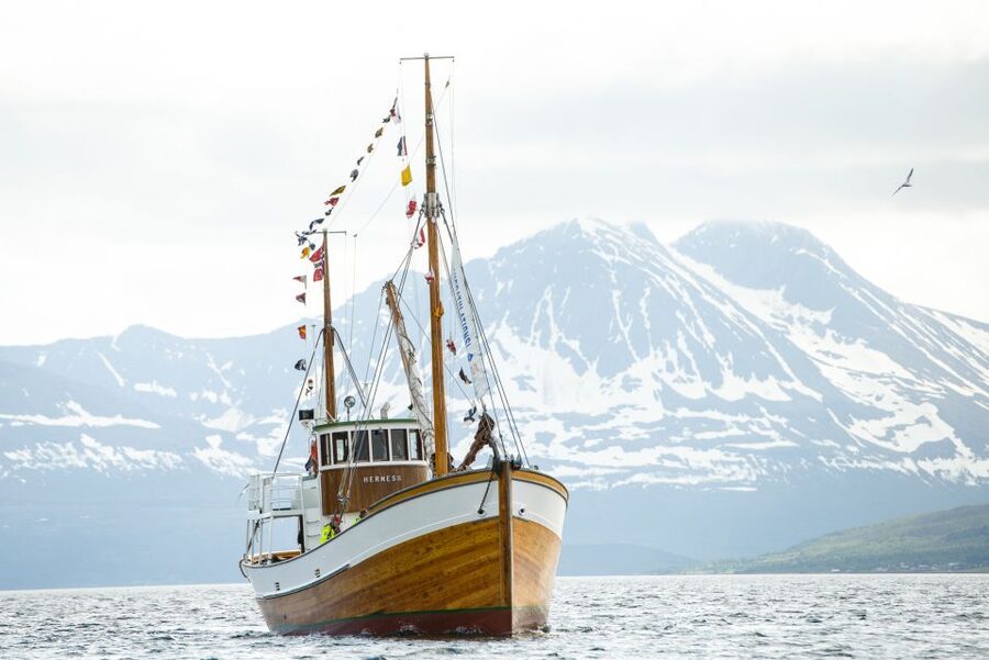 Tromsø: Fjord History Cruise with Snack and Drinks - What the 2.5-hour schedule feels like