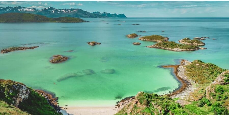 Tromsø: Fjords and Sommarøy Islands Tour with Salmon Picnic - The optional Arctic swim