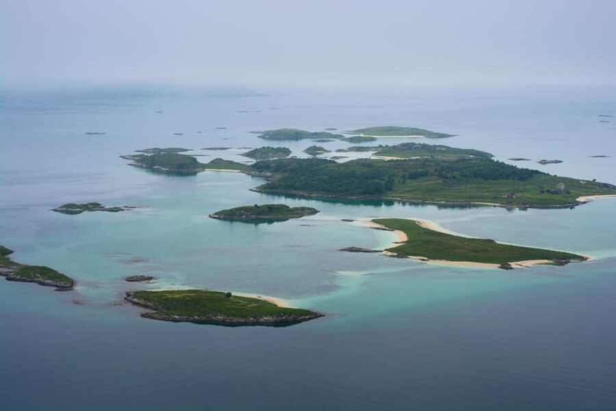 Tromsø: Fjords and Sommarøy Islands Tour with Salmon Picnic - Is $112 good value?