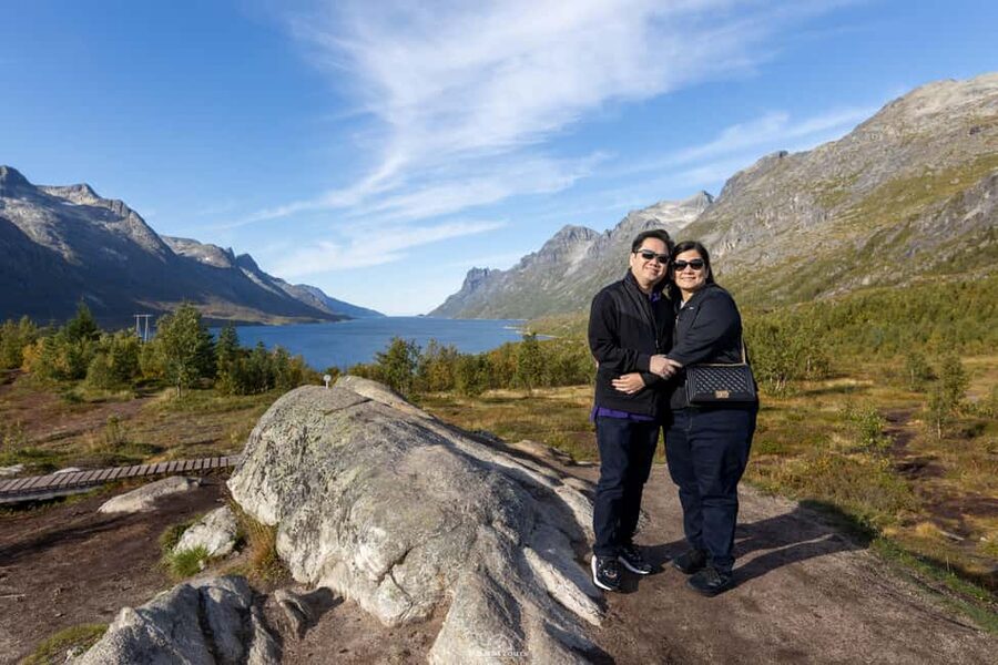 Tromso: Guided Fjord Expedition in Kvaløya with Light Lunch - What the guide adds to the drive