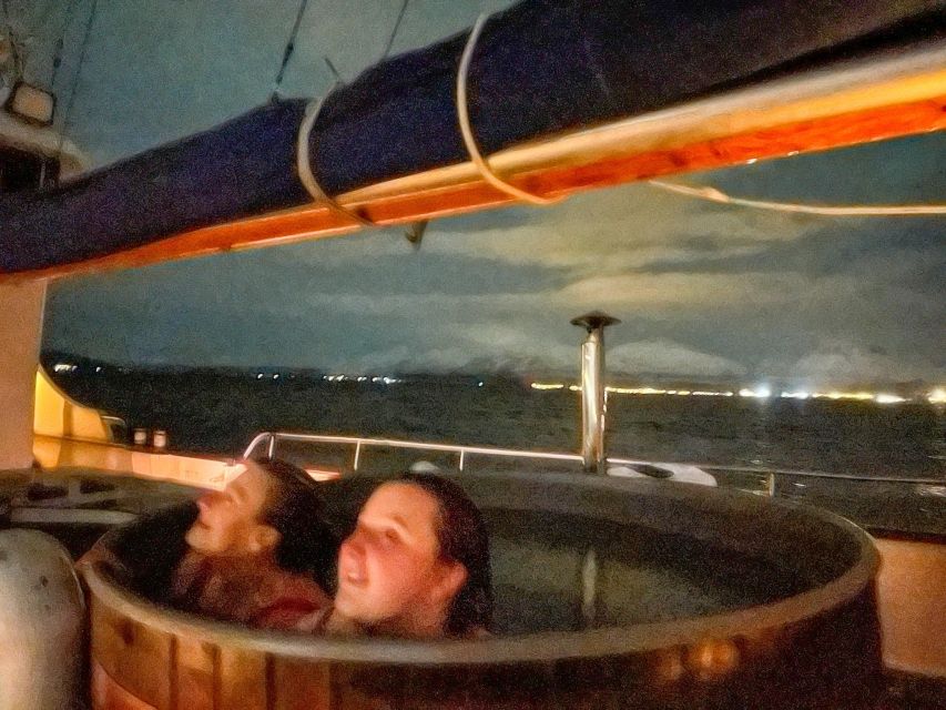 Tromso: Luxury Northern Lights Cruise with Hot Tub & Dinner - What the four-hour itinerary feels like