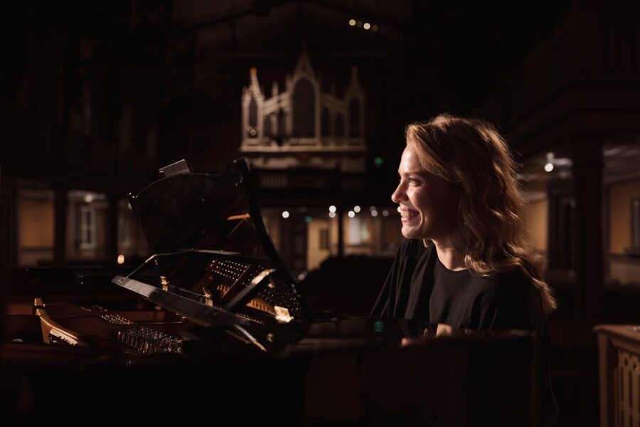 Tromsø: Midnight Concert Ticket at the Tromsø Cathedral - Finding the yellow church in central Tromsø