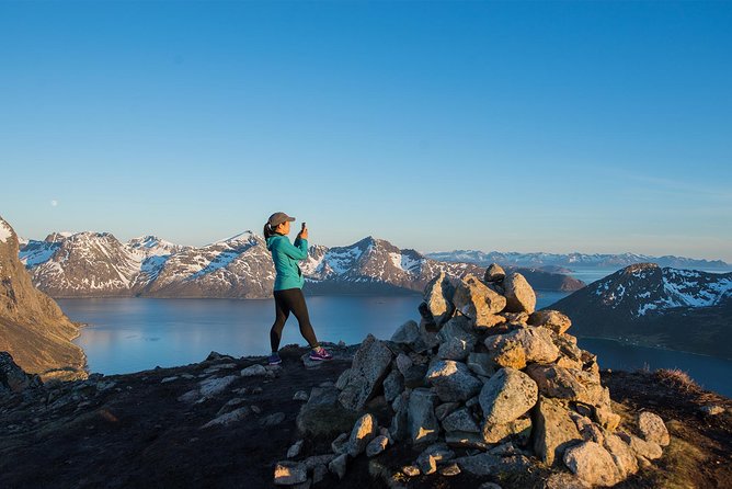 Tromsø: Midnight Sun Hike with Wandering Owl - Homemade food at the top