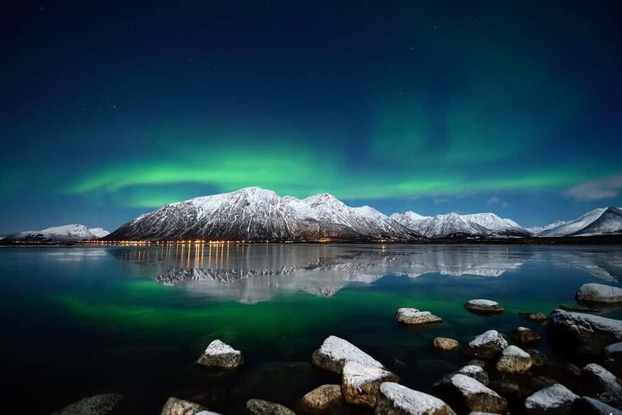 Tromsø:Northern light tour with mini bus i Tromsø - Key points at a glance