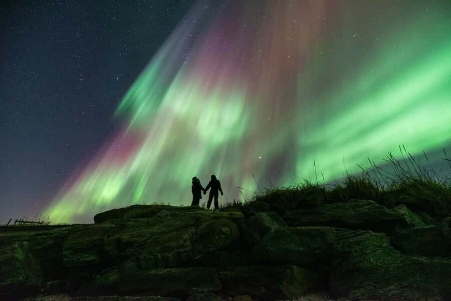 Tromsø: Northern Lights Chase by a comfortable bus - How the photography service changes the experience